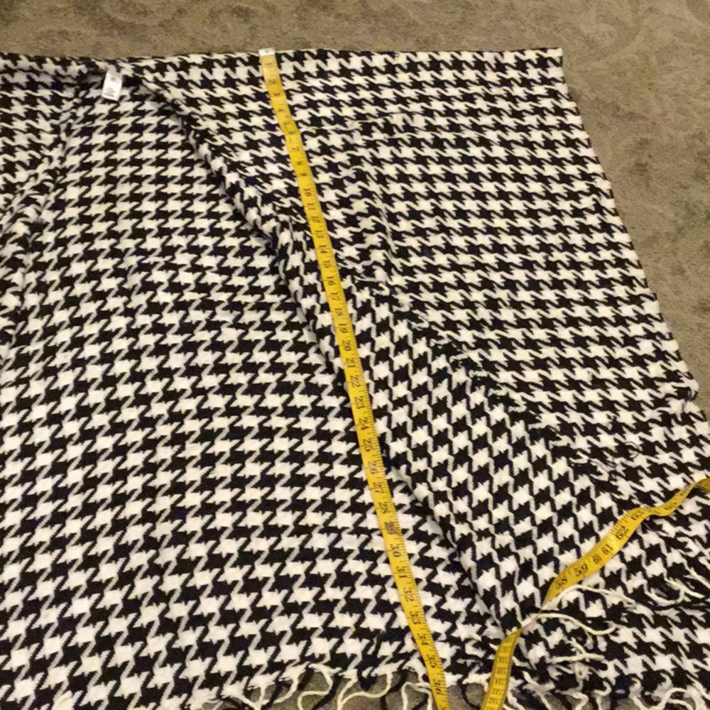 Poncho - Picture 3 of 4